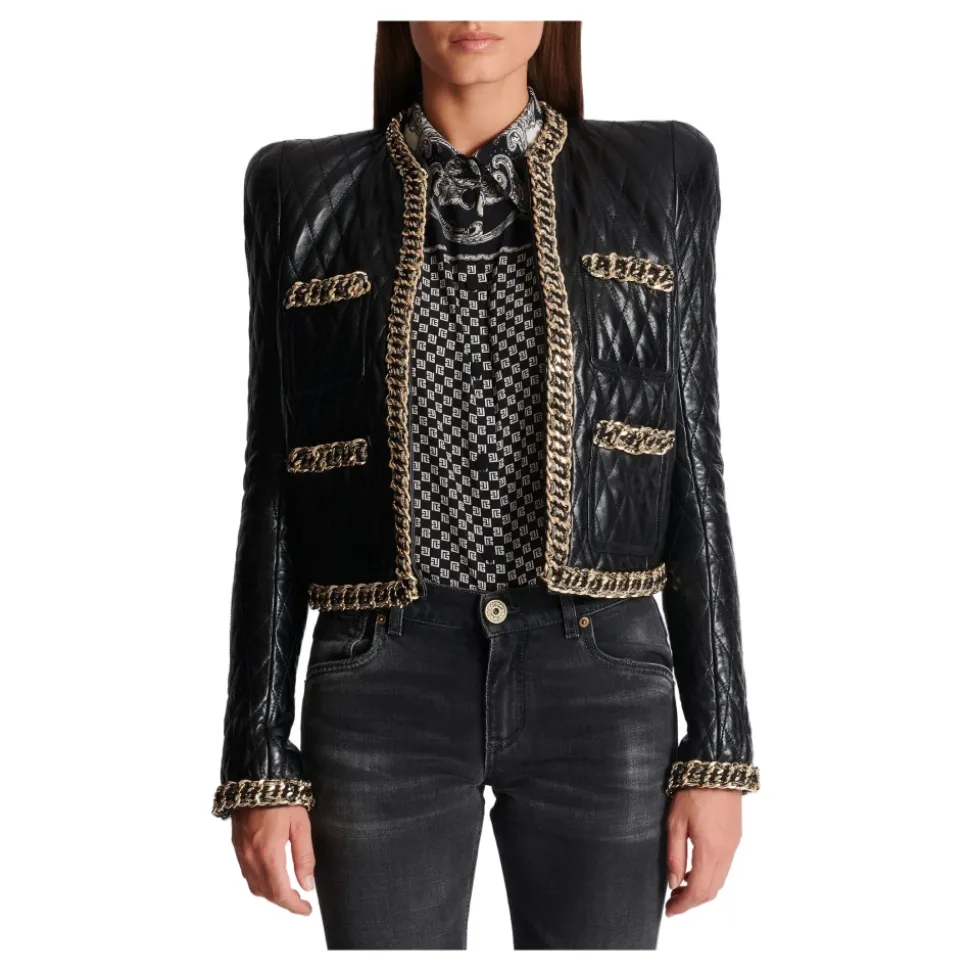 Steppjacke aus Leder mit Kettenbesatz
