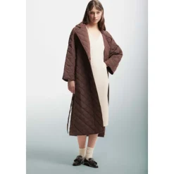 Steppjacke mit passendem Gürtel