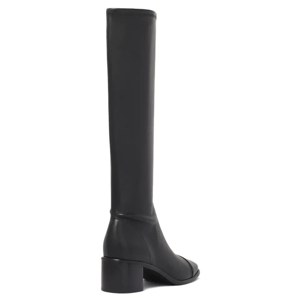 Stiefel mit Kappe bis zum Knie