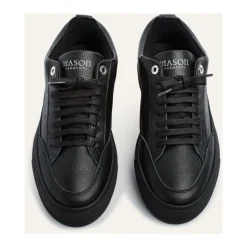 Tia Sneaker