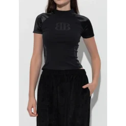 Top mit gesticktem Logo