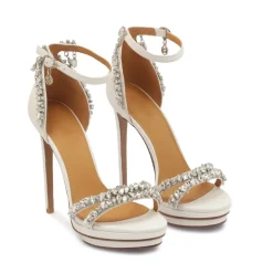 Weiße Sandalen aus der Hochzeitskollektion verziert mit Kristallen
