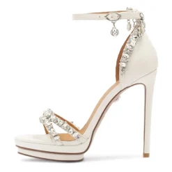 Weiße Sandalen aus der Hochzeitskollektion verziert mit Kristallen