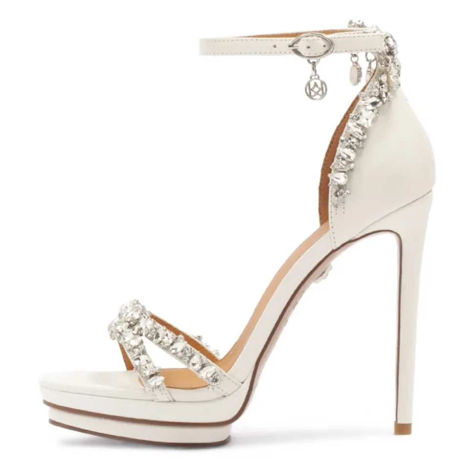 Weiße Sandalen aus der Hochzeitskollektion verziert mit Kristallen