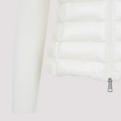 Weiße Wolljacke mit Feder-Einsatz