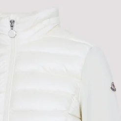Weiße Wolljacke mit Feder-Einsatz